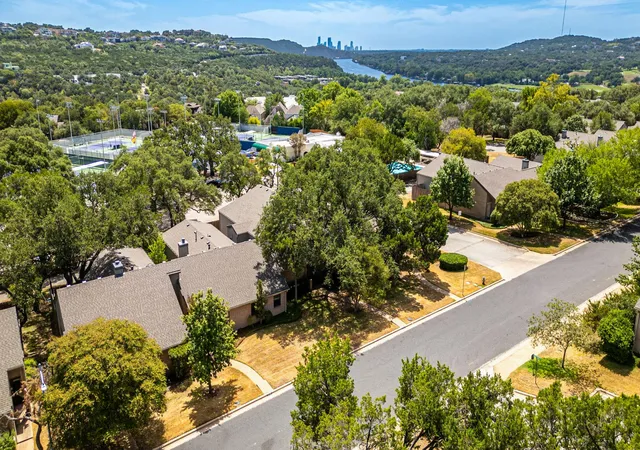2nd image of 5737 N Scout Island Cir, Austin, TX 78731 | MLS# 3944854