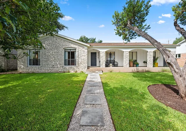 Photo 1 of Sale Pending at 6206 Highland Hills Dr, Austin, TX 78731 | MLS# 3445657 | Listing updated on 2026-09-04