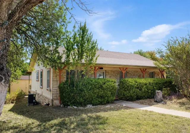 Photo 1 of Single family home for sale at 11540 Crumley Crk Rd, Jonestown, TX 78645 | MLS# 1039083 | Listing updated on 2026-10-09