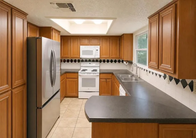 Photo 4 of Single family home for sale at 11540 Crumley Crk Rd, Jonestown, TX 78645 | MLS# 1039083 | Listing updated on 2026-10-09