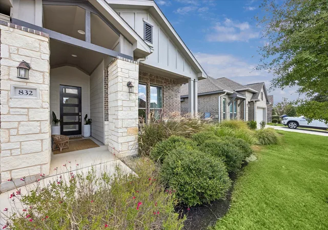 Photo 2 of Single family home for sale at 832 Whitetail Dr, Round Rock, TX 78681 | MLS# 1491003 | Listing updated on 2026-10-01