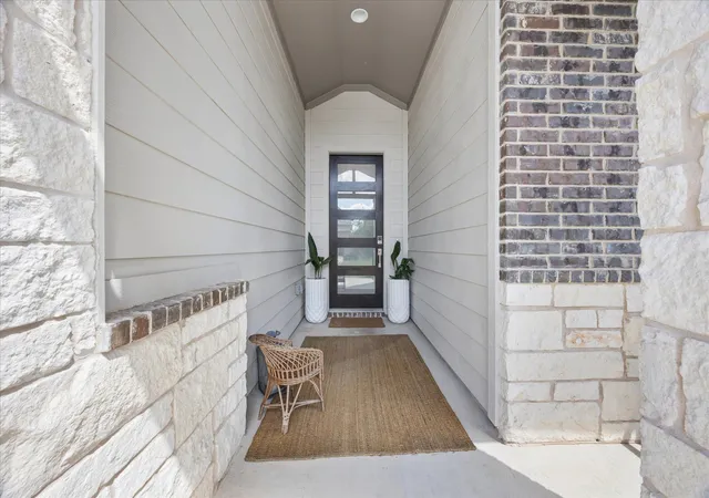 Photo 3 of Single family home for sale at 832 Whitetail Dr, Round Rock, TX 78681 | MLS# 1491003 | Listing updated on 2026-10-01
