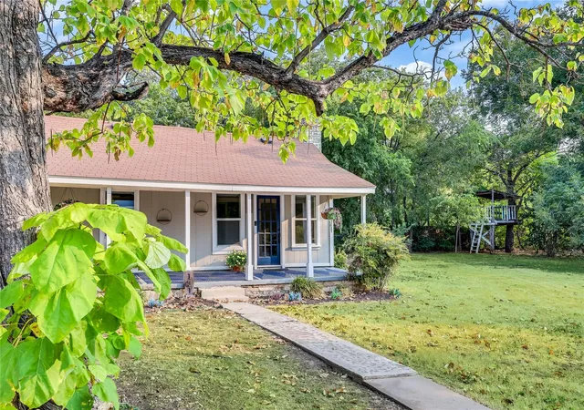 Photo 2 of Single family home for sale at 101 Patricks Aly, Liberty Hill, TX 78642 | MLS# 3335503 | Listing updated on 2026-10-07
