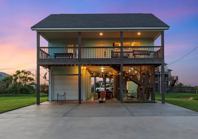 Photo 1 of Single family home for sale at 157 Verdia Dr, Crystal Beach, TX 77650 | MLS# 3427337 | Listing updated on 2026-09-24