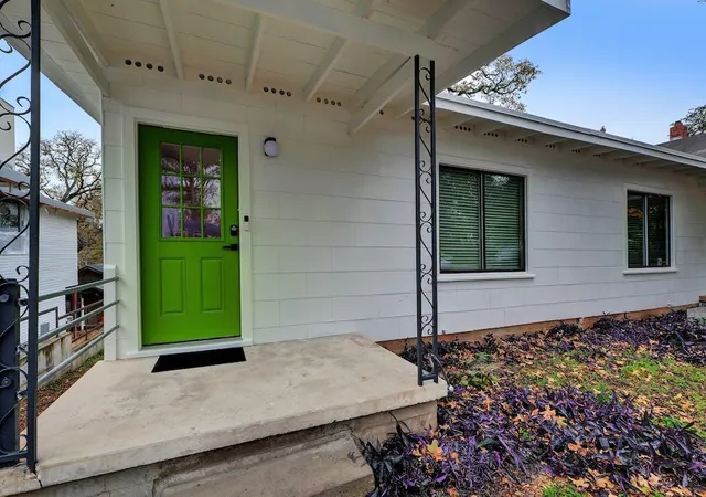 Photo 3 of House for sale at 614 Highland Ave, Austin, TX 78703 | MLS# 6572254 | Listing updated on 2026-10-26