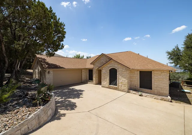 Photo 3 of Single family home for sale at 20406 Whiterock Dr, Lago Vista, TX 78645 | MLS# 3582652 | Listing updated on 2026-09-26