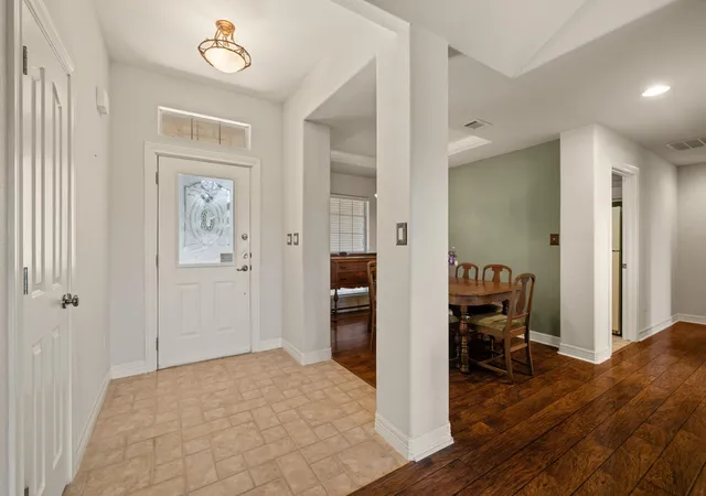 Photo 4 of Single family home for sale at 20406 Whiterock Dr, Lago Vista, TX 78645 | MLS# 3582652 | Listing updated on 2026-09-26
