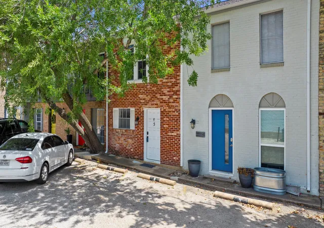 Photo 2 of Condo for sale at 2300 Hancock Dr #5, Austin, TX 78756 | MLS# 3714970 | Listing updated on 2026-09-17