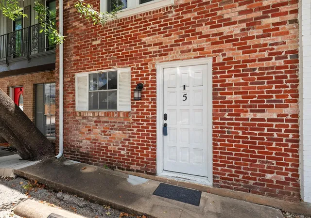 Photo 3 of Condo for sale at 2300 Hancock Dr #5, Austin, TX 78756 | MLS# 3714970 | Listing updated on 2026-09-17