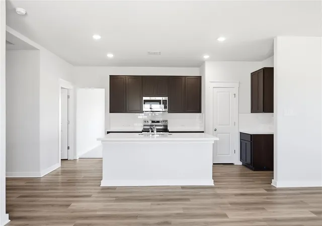 Photo 2 of Single family home for sale at 709 Red Wolf Dr, Jarrell, TX 76537 | MLS# 1080603 | Listing updated on 2026-10-25