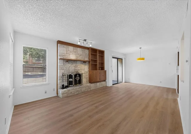 Photo 4 of Condo for sale at 8418 Fathom Cir #D401, Austin, TX 78750 | MLS# 4360885 | Listing updated on 2026-09-03