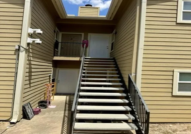 Photo 4 of Sale Pending at 7311 Oak Meadow Dr, Austin, TX 78736 | MLS# 7248393 | Listing updated on 2026-08-30