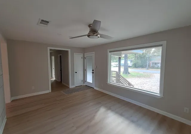 5th image of 202 Jones St, Smithville, TX 78957 | MLS# 5927287