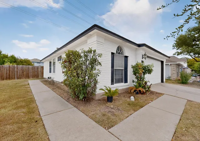 Photo 2 of Single family home for sale at 1601 Rusty Nail Loop, Round Rock, TX 78681 | MLS# 4110974 | Listing updated on 2026-08-31