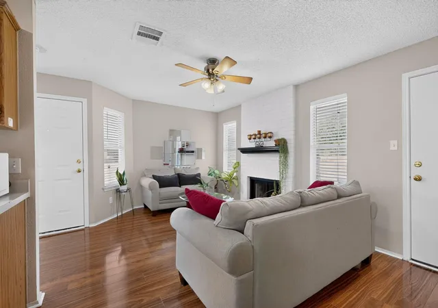 Photo 4 of Single family home for sale at 1601 Rusty Nail Loop, Round Rock, TX 78681 | MLS# 4110974 | Listing updated on 2026-08-31
