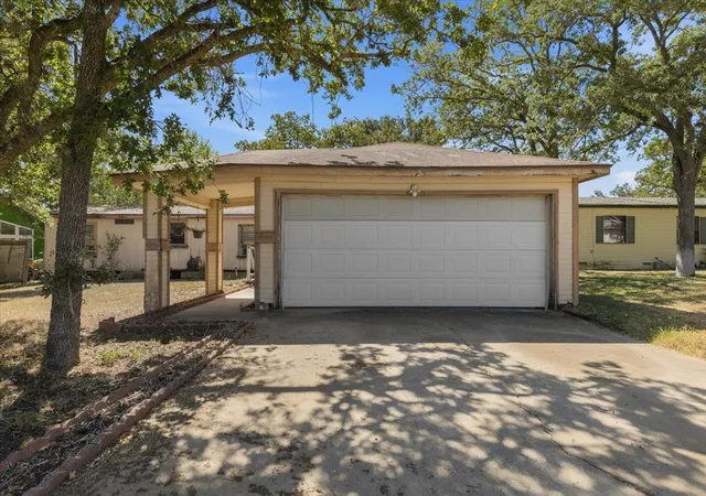 2nd image of 125 Live Oak Dr, Cedar Creek, TX 78612 | MLS# 8448360