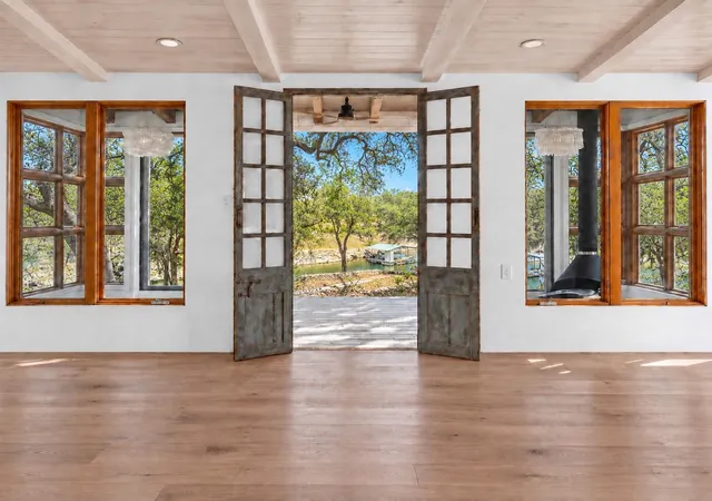 Photo 4 of Single family home for sale at 2609 Oak Ridge Dr, Spicewood, TX 78669 | MLS# 1933078 | Listing updated on 2026-10-28