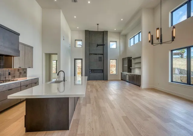 4th image of 119 Via Roma Ct, Horseshoe Bay, TX 78657 | MLS# 4009517