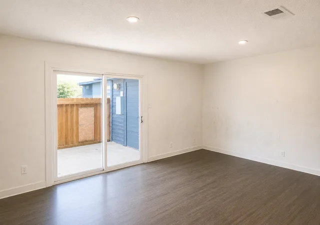 4th image of 2301 Mission Hill Dr #101, Austin, TX 78741 | MLS# 7771717