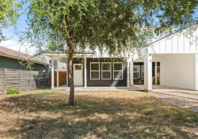 Photo 2 of Condo for sale at 1121 Walton Ln #B, Austin, TX 78721 | MLS# 6918293 | Listing updated on 2026-09-01