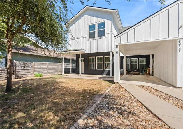 Photo 3 of Condo for sale at 1121 Walton Ln #B, Austin, TX 78721 | MLS# 6918293 | Listing updated on 2026-09-01