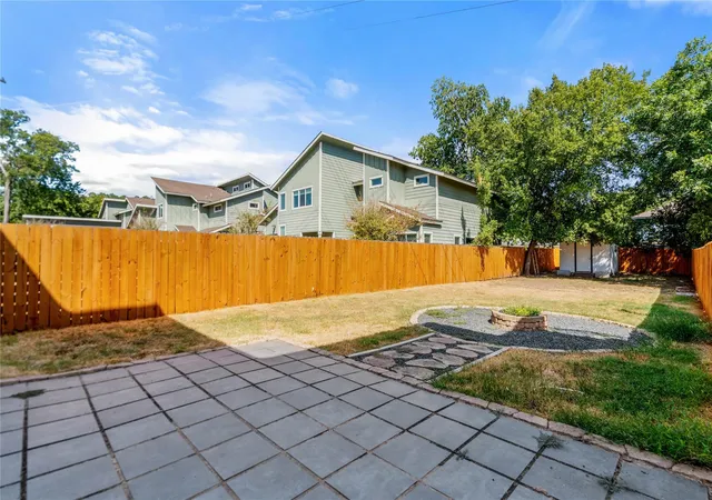 Photo 40 of Condo for sale at 1121 Walton Ln #B, Austin, TX 78721 | MLS# 6918293 | Listing updated on 2026-10-09