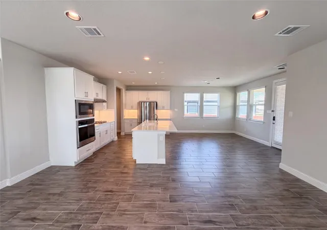 Photo 2 of Single family home for sale at 124 Crescent St, Georgetown, TX 78626 | MLS# 8928370 | Listing updated on 2026-10-29