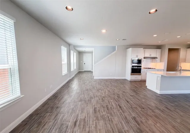 Photo 3 of Single family home for sale at 124 Crescent St, Georgetown, TX 78626 | MLS# 8928370 | Listing updated on 2026-10-29