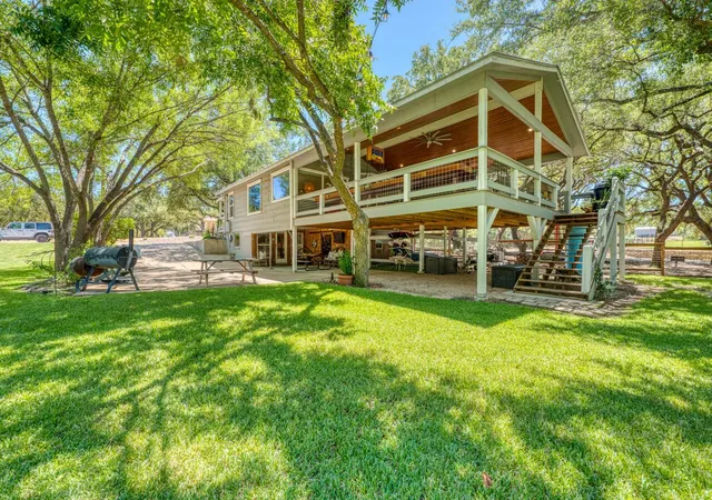 Photo 3 of Single family home for sale at 1001 Shorewood Dr, Granite Shoals, TX 78654 | MLS# 4845823 | Listing updated on 2026-09-02