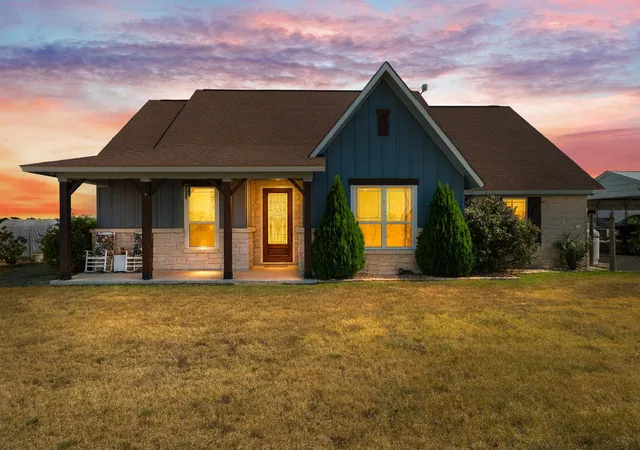 Photo 2 of Single family home for sale at 3083 Hwy 138, Florence, TX 76527 | MLS# 5139220 | Listing updated on 2026-09-01