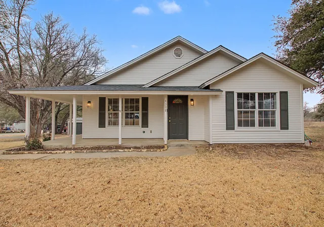 Photo 3 of Single family home for sale at 4308 Mountain View Dr, Kingsland, TX 78639 | MLS# 3375318 | Listing updated on 2026-08-28
