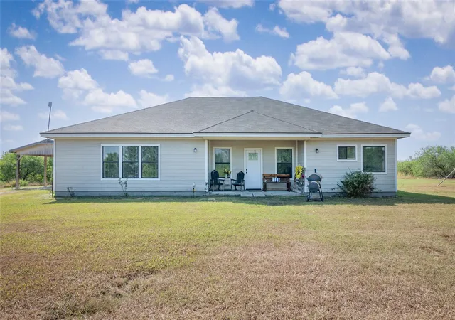 Photo 3 of Single family home for sale at 5734 Fm 621, Martindale, TX 78655 | MLS# 7589931 | Listing updated on 2026-08-29