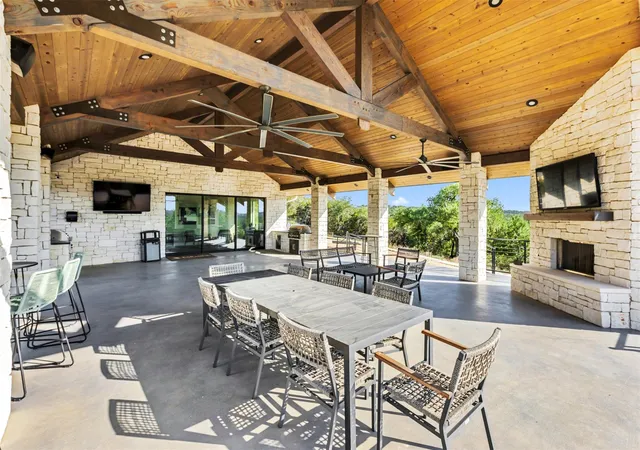 Photo 3 of House for sale at 1610 Paradise Pkwy, Canyon Lake, TX 78133 | MLS# 7864860 | Listing updated on 2026-08-24