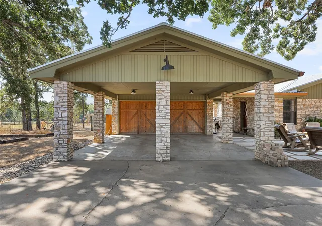 Photo 3 of House for sale at 1045 Private Rd 7005, Lexington, TX 78947 | MLS# 6558887 | Listing updated on 2026-08-31