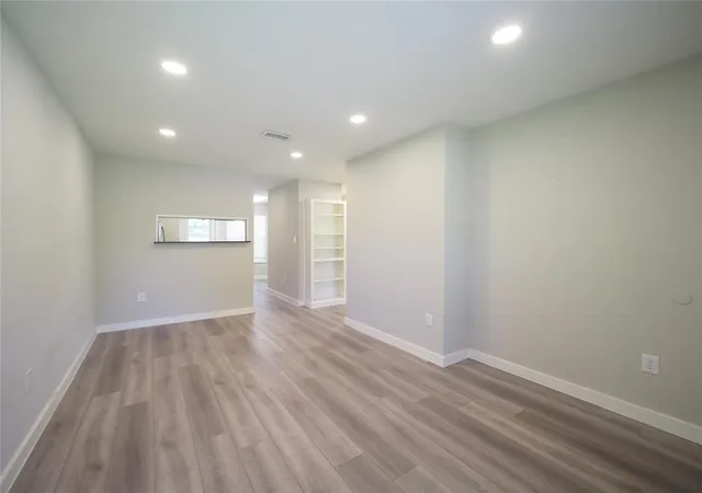 2nd image of 4711 Bull Creek Rd, Austin, TX 78731 | MLS# 2210492