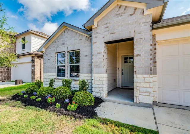 Photo 2 of Single family home for sale at 136 Medinah Ln, San Marcos, TX 78666 | MLS# 2646295 | Listing updated on 2026-10-08