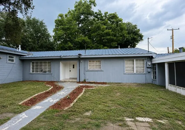 Photo 1 of Single family home for sale at 103 W Beaumont, Thrall, TX 76578 | MLS# 6216319 | Listing updated on 2026-10-07