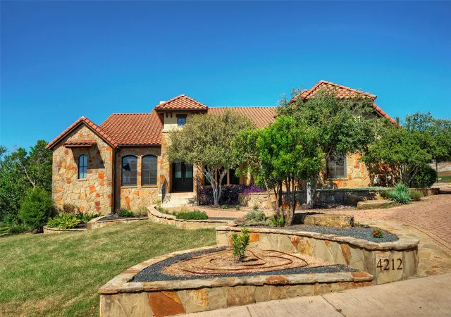 Photo 1 of Single family home for sale at 4212 Myrtle Beach Dr, Austin, TX 78738 | MLS# 2916137 | Listing updated on 2026-10-07
