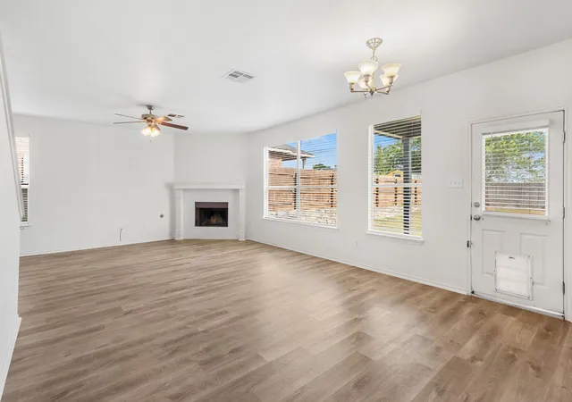 Photo 4 of Single family home for sale at 122 Plumbago Cv, Buda, TX 78610 | MLS# 3580918 | Listing updated on 2026-08-29