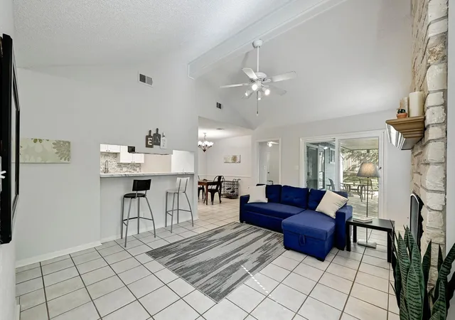 2nd image of 275 Mooring Circle Units A&b, Lakeway, TX 78734 | MLS# 1326058