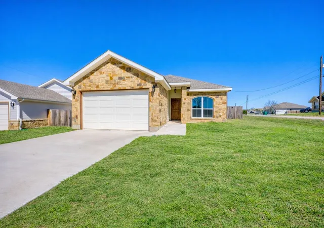 1st image of 1516 Stonecrests Dr, Granite Shoals, TX 78654 | MLS# 5628769