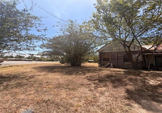 Photo 3 of Sale Pending at 506 S Avenue C, Elgin, TX 78621 | MLS# 9260394 | Listing updated on 2026-09-08
