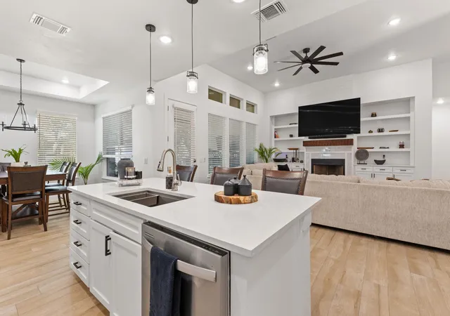 Photo 3 of Single family home for sale at 20901 Oak Dale Dr, Lago Vista, TX 78645 | MLS# 3056103 | Listing updated on 2026-09-01