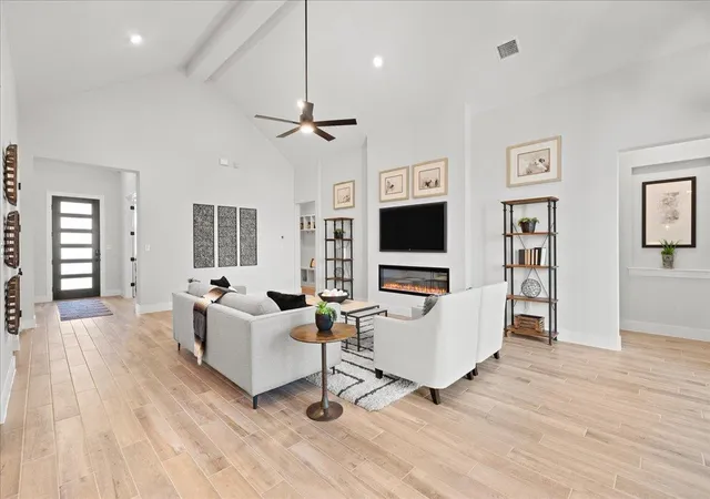 Photo 3 of Single family home for sale at 123 Seaside Sparrow Wy, Kyle, TX 78640 | MLS# 6157480 | Listing updated on 2026-09-23