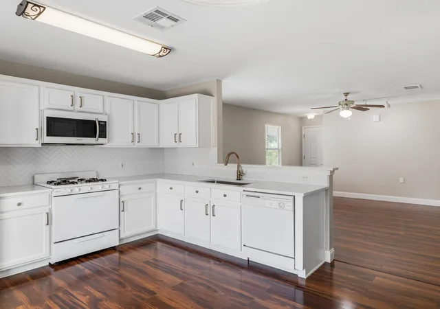 Photo 2 of Single family home for sale at 5220 Hutchinson Dr, Austin, TX 78723 | MLS# 6974327 | Listing updated on 2026-10-27