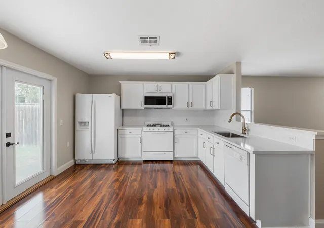 Photo 3 of Single family home for sale at 5220 Hutchinson Dr, Austin, TX 78723 | MLS# 6974327 | Listing updated on 2026-10-27