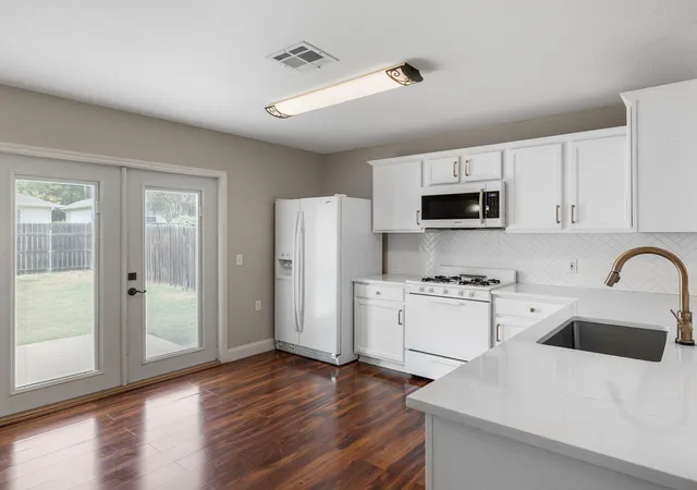 Single family home for sale at 5220 Hutchinson Dr, Austin, TX 78723 | MLS# 6974327