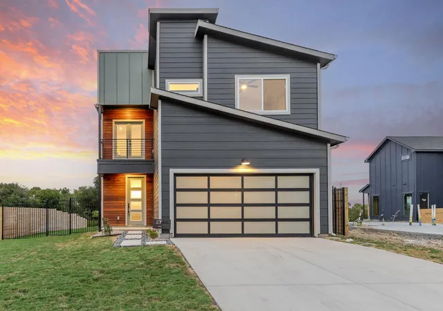 Single family home for sale at 2708 Bristol Dr, Austin, TX 78723 | MLS# 4199480 | Listing updated on 2026-09-21