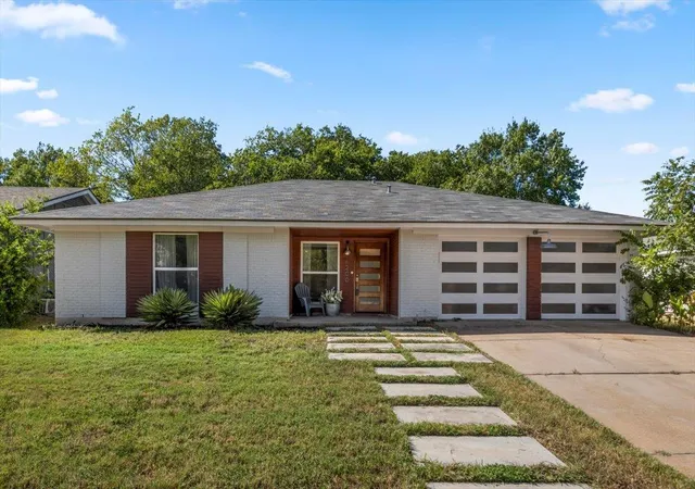 Photo 1 of Single family home for sale at 6200 Blarwood Dr, Austin, TX 78745 | MLS# 2077682 | Listing updated on 2026-10-04