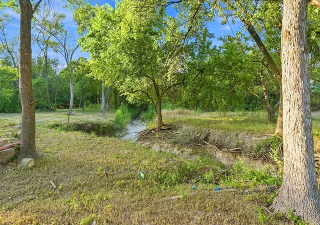 Photo 4 of Single family home for sale at 210 W Mockingbird Ln #3, Austin, TX 78745 | MLS# 9168167 | Listing updated on 2026-09-28